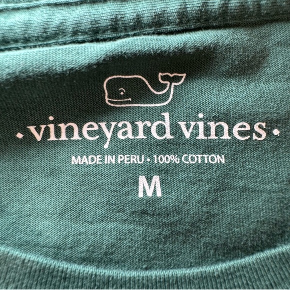 Vineyard Vines T-shirt Men’s Medium‎ long Sleeve holiday Spirits Holly - Picture 5 of 9